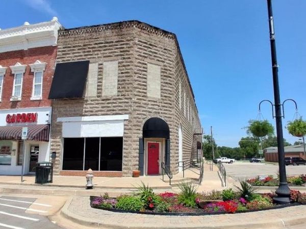 101 N Bdwy, Tecumseh, OK 74873