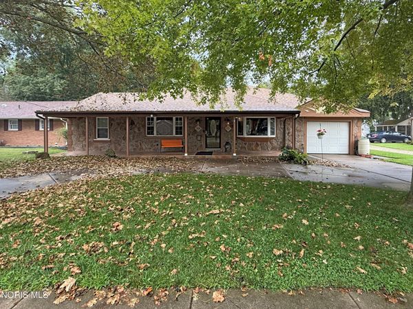 348 Colony Road , Rossford, OH 43460