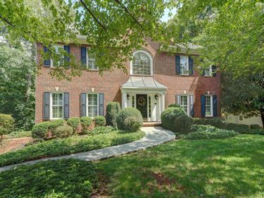 1376 DUNLORA DR, Charlottesville, VA 22901