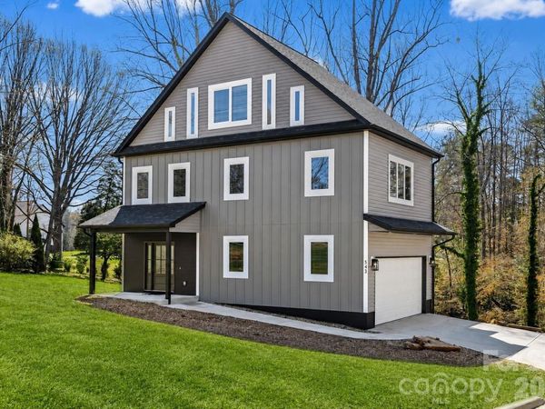 543 30th Avenue NW, Hickory, NC 28601
