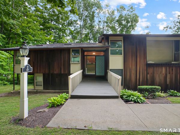 2-F Country Squire, Unit 2F, Cromwell, CT 06416