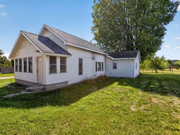 8429 U.S. 10, Chase, MI 49623