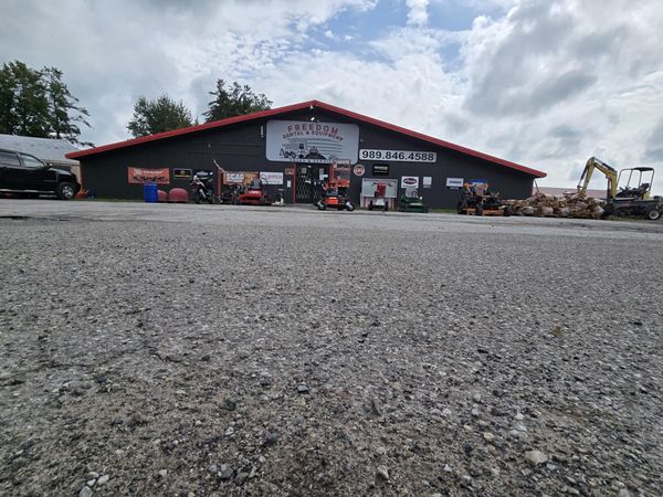 4433 S Huron Road, Standish, MI 48658