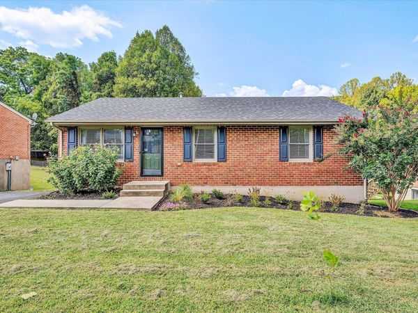 2720 Tulip LN , Vinton, VA 24179