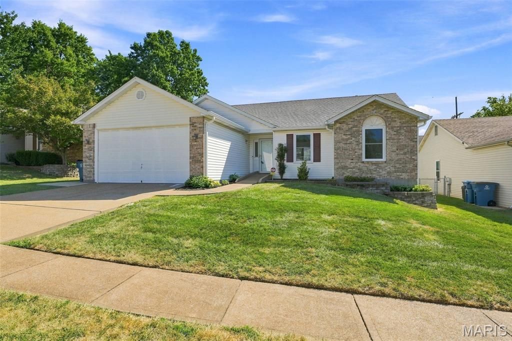 9631 Chamblin Drive, Saint Louis, MO 63123 Main Photo