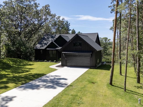 3126 Red Oak Drive, Saugatuck, MI 49453