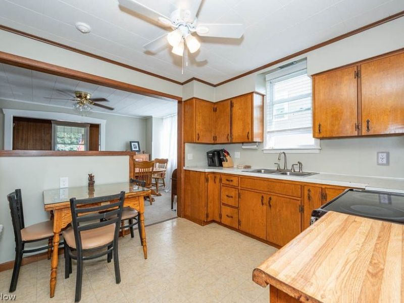 676 S Stateline Road, Masury, OH 44438 Photo 7