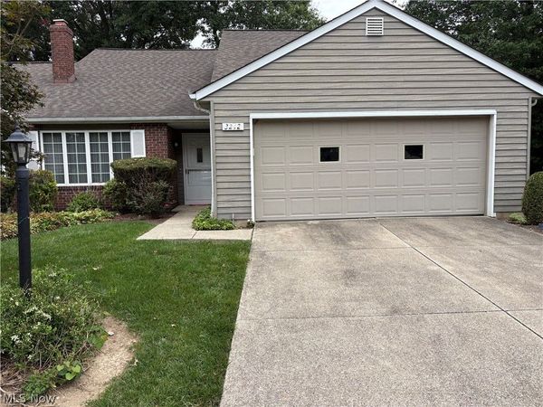 3242 Woodcreek Circle , Westlake, OH 44145
