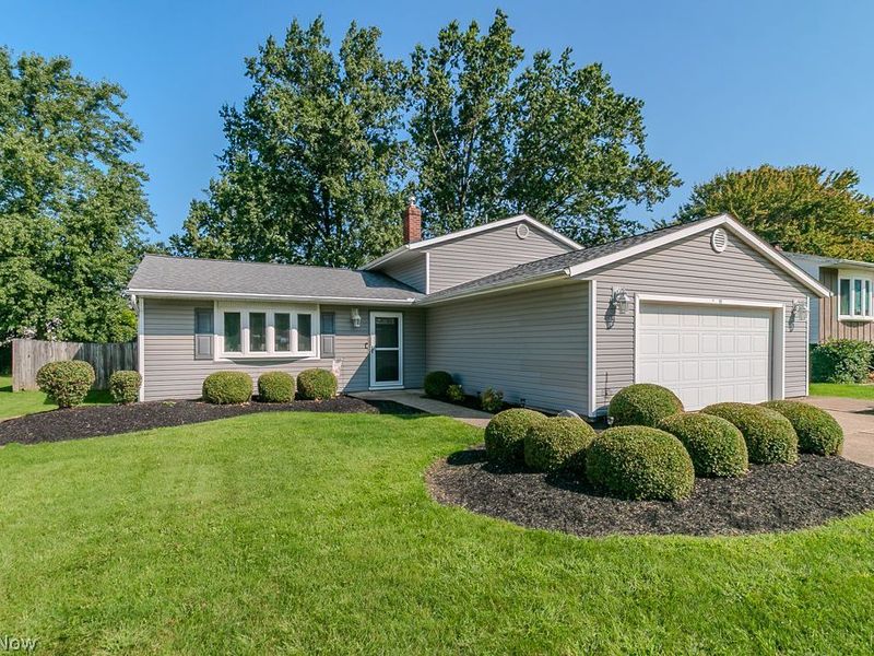 5535 Reef Road, Mentor on the Lake, OH 44060 Photo 3