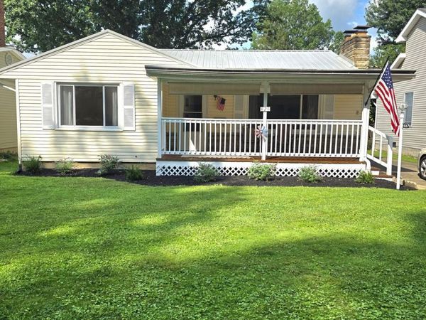 826 N Bentley Ave , Niles, OH 44446