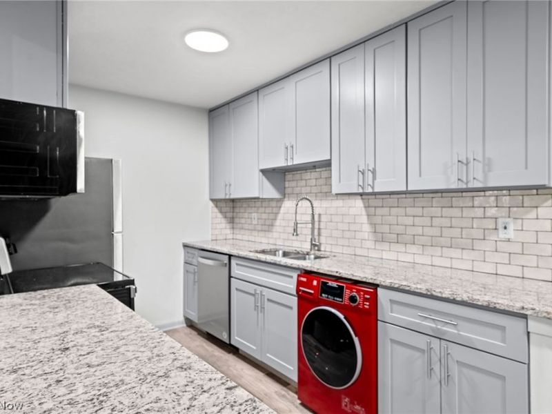 8455 N Akins Road, Unit 201, North Royalton, OH 44133 Photo 12
