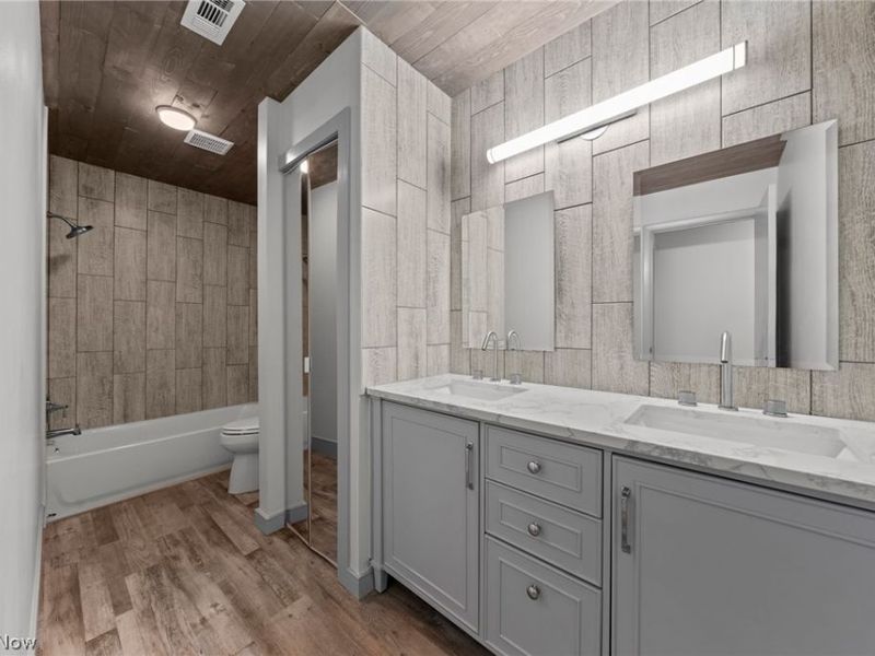 8455 N Akins Road, Unit 201, North Royalton, OH 44133 Photo 16