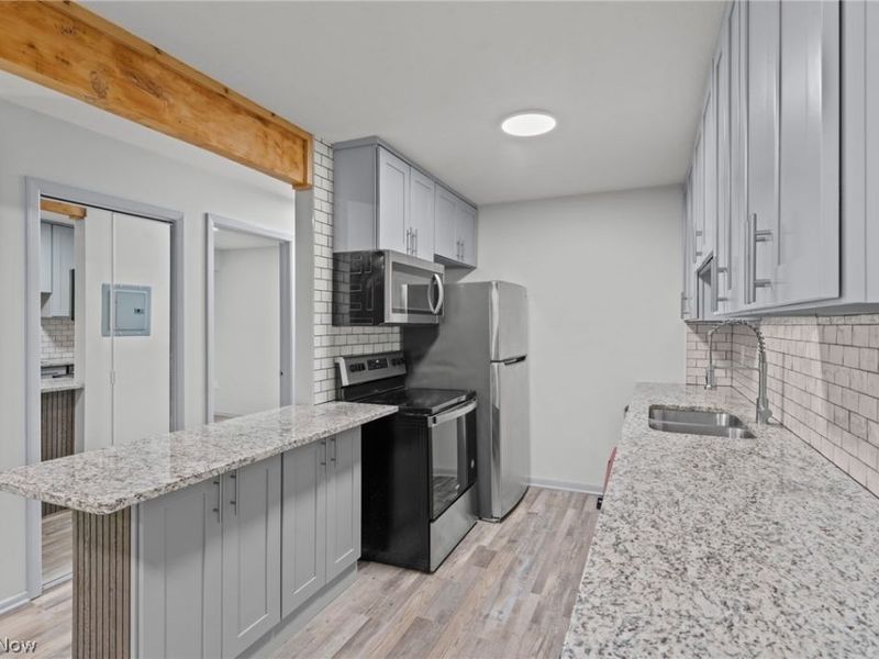 8455 N Akins Road, Unit 201, North Royalton, OH 44133 Photo 3