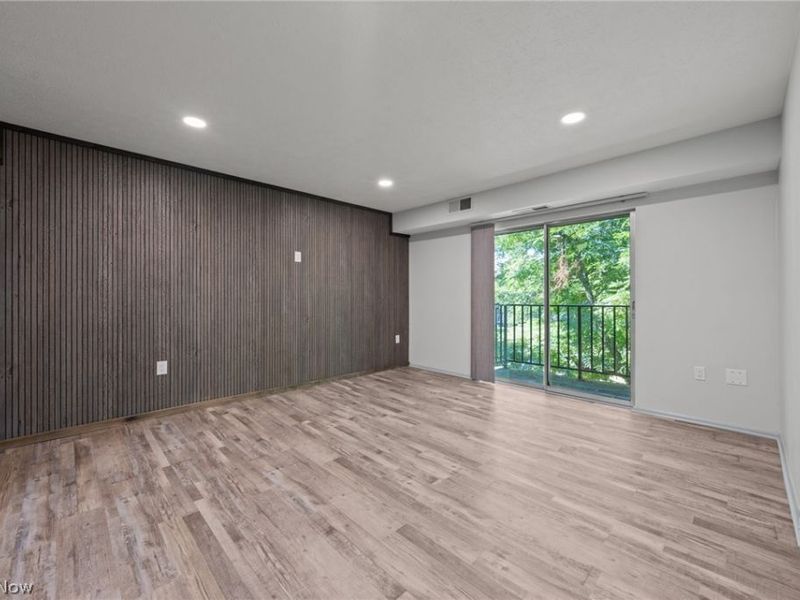 8455 N Akins Road, Unit 201, North Royalton, OH 44133 Photo 6