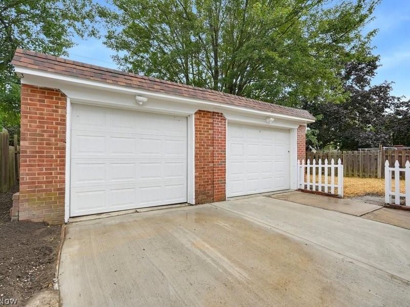 7513 Brookside Drive , Brooklyn, OH 44144 Photo 5
