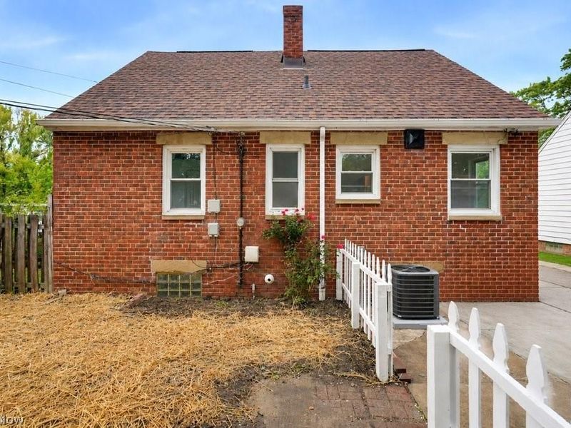 7513 Brookside Drive , Brooklyn, OH 44144 Photo 8