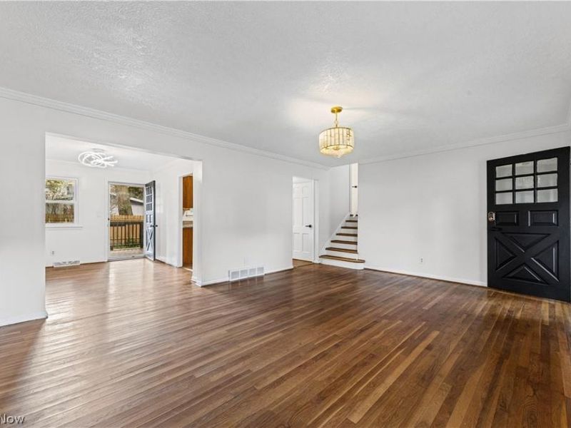 8308 Fairhill Drive NE, Warren, OH 44484 Photo 11