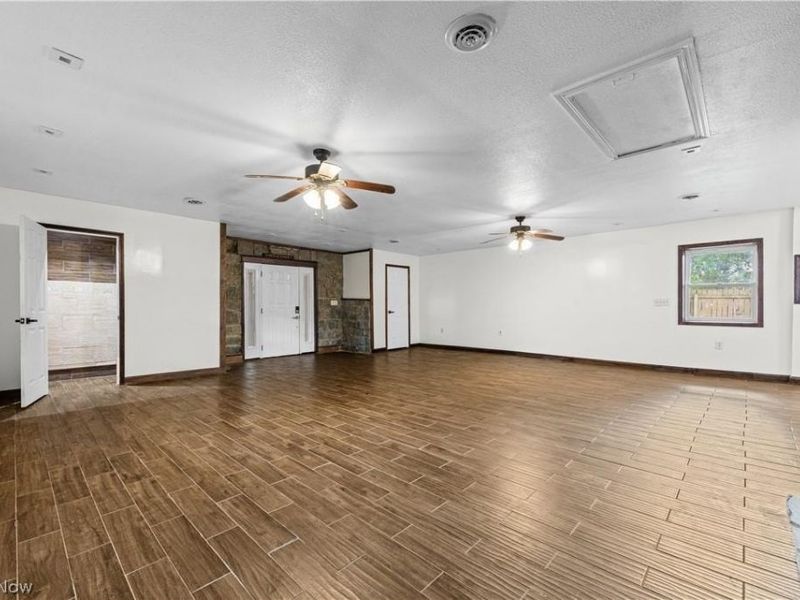 8308 Fairhill Drive NE, Warren, OH 44484 Photo 19