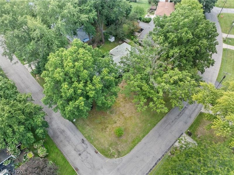 8308 Fairhill Drive NE, Warren, OH 44484 Photo 7