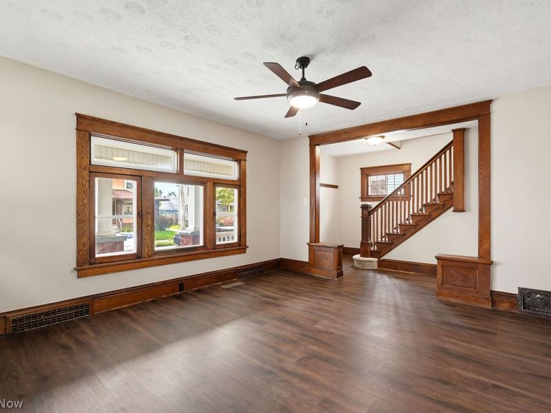 621 S Haines Avenue, Alliance, OH 44601 Photo 4