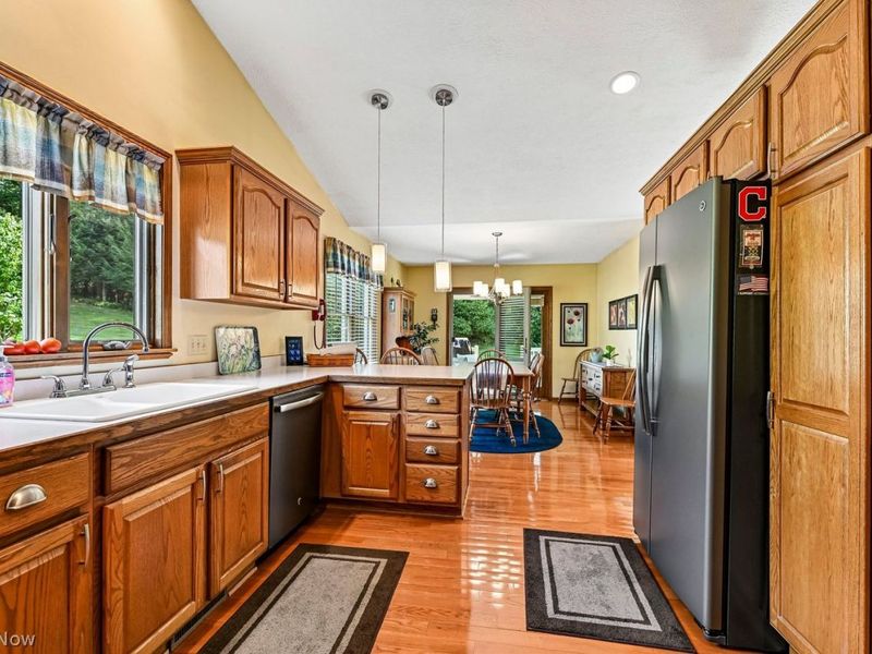 7174 Lake O Springs Avenue NW, North Canton, OH 44720 Photo 12