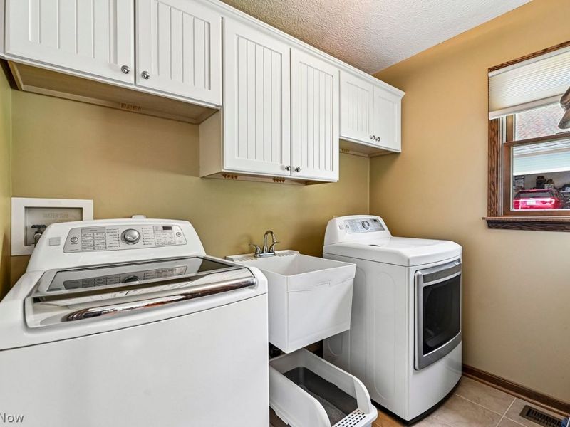 7174 Lake O Springs Avenue NW, North Canton, OH 44720 Photo 16