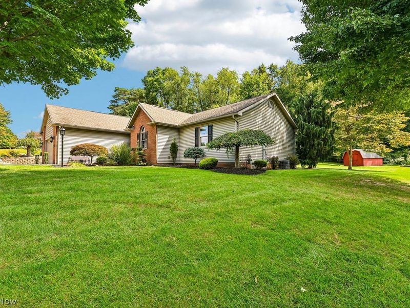 7174 Lake O Springs Avenue NW, North Canton, OH 44720 Photo 4
