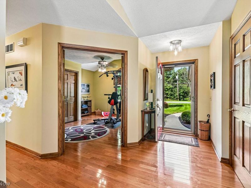 7174 Lake O Springs Avenue NW, North Canton, OH 44720 Photo 5
