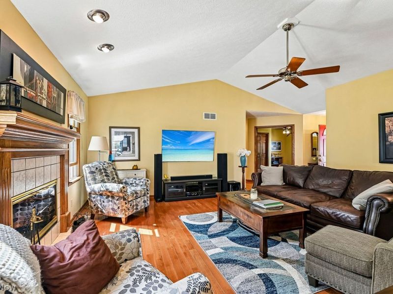 7174 Lake O Springs Avenue NW, North Canton, OH 44720 Photo 8