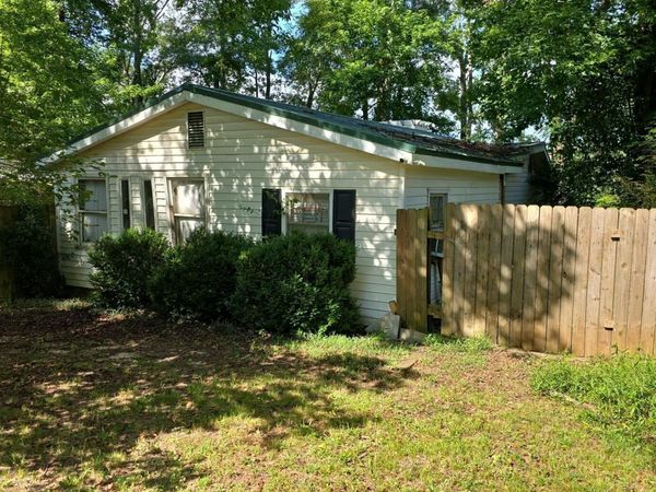 143 Weavers Lake Front Road, Jackson, GA 30233
