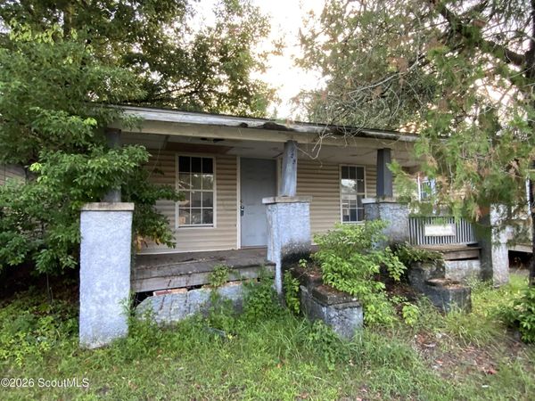 909 Pittman Street , Waycross, GA 31501