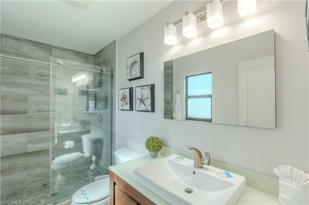 205 Bayview Ave , Fort Myers Beach, FL 33931 Photo
