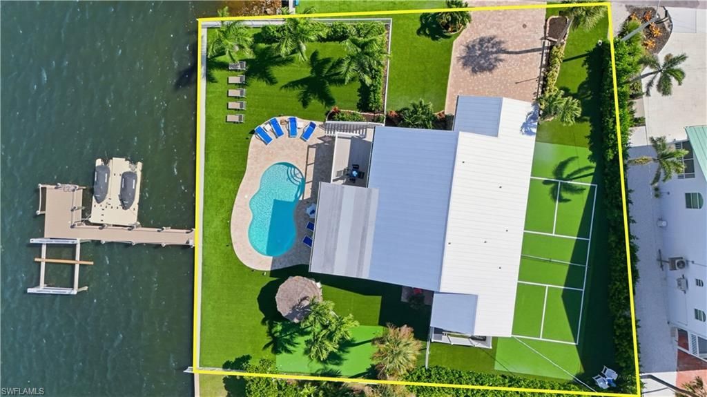 205 Bayview Ave , Fort Myers Beach, FL 33931 Photo