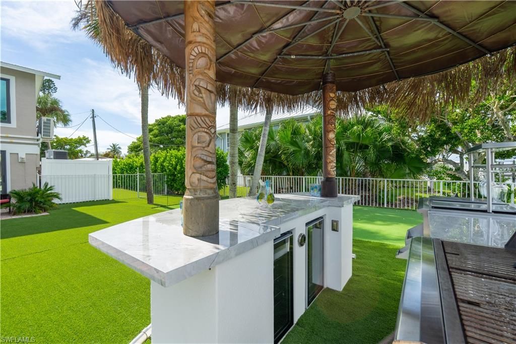 205 Bayview Ave , Fort Myers Beach, FL 33931 Photo