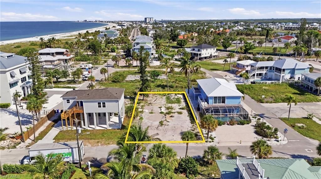 61 Flamingo St , Fort Myers Beach, FL 33931 Photo