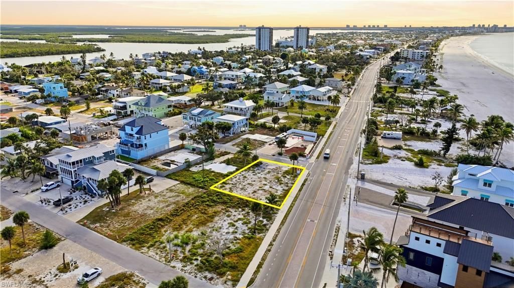 101 Hibiscus Dr , Fort Myers Beach, FL 33931 Photo
