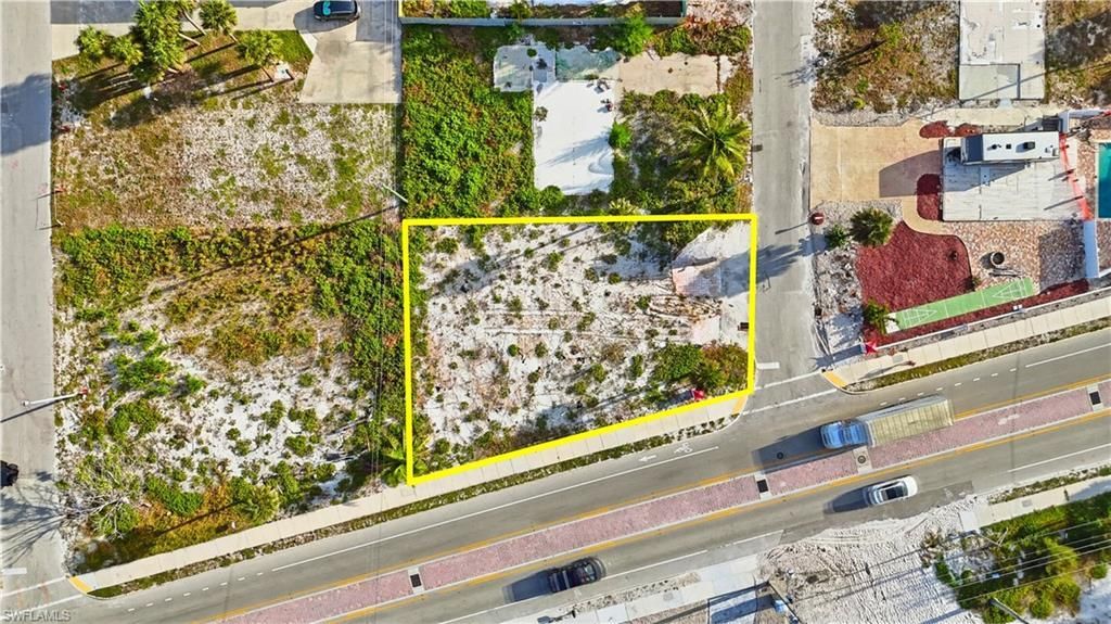 101 Hibiscus Dr , Fort Myers Beach, FL 33931 Photo