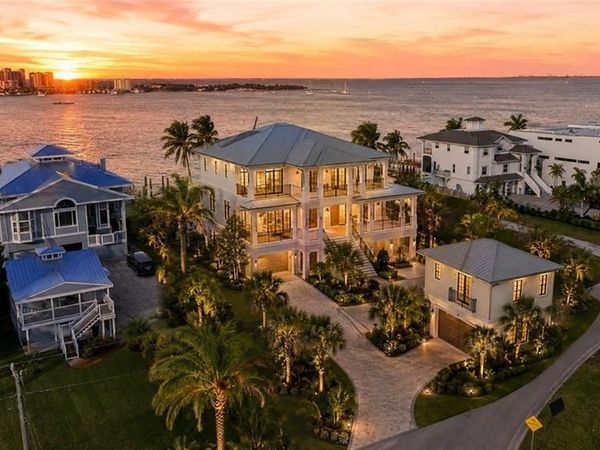 948 San Carlos DR , FORT MYERS BEACH, FL 33931