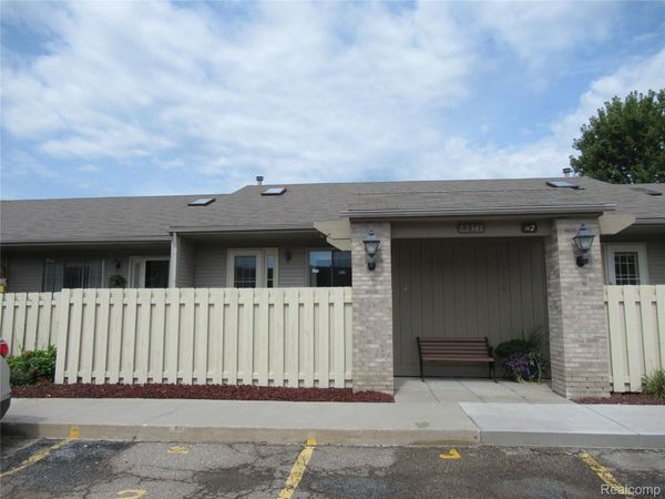 62341 Arlington Circle , Unit 3, South Lyon, Mi 48178