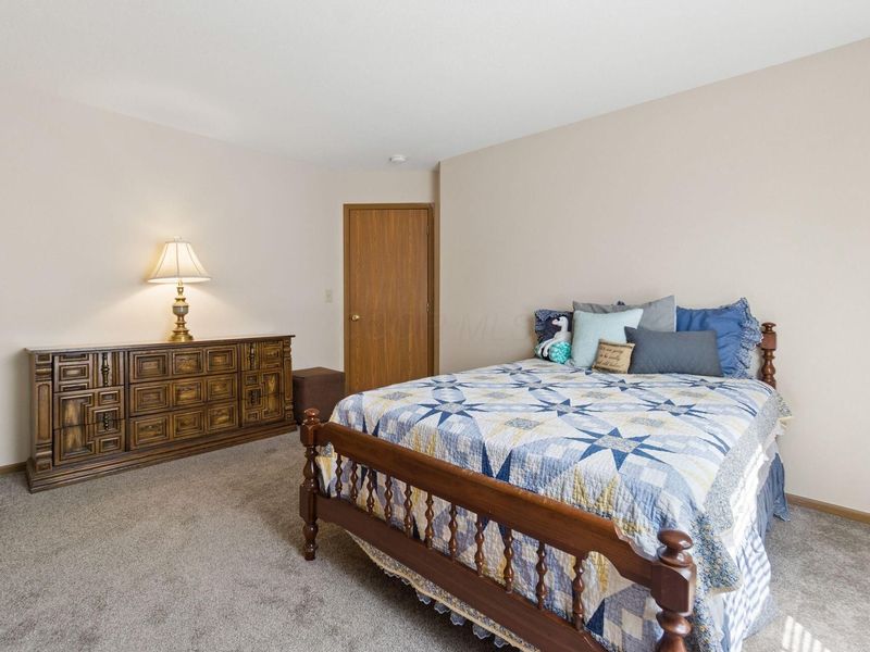 7830 Meadowlark Lane S, Reynoldsburg, OH 43068 Photo 14