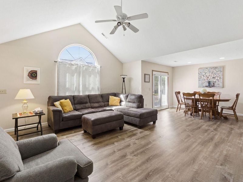 7830 Meadowlark Lane S, Reynoldsburg, OH 43068 Photo 5
