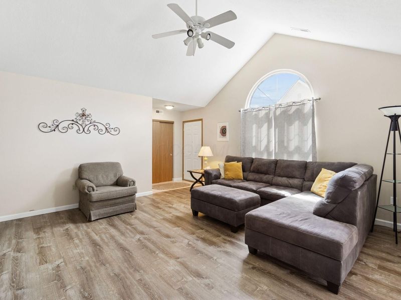 7830 Meadowlark Lane S, Reynoldsburg, OH 43068 Photo 6