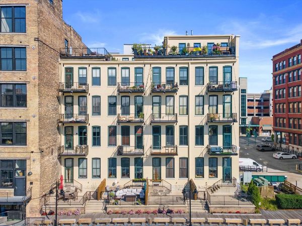 205 N Water STREET, Unit 305, Milwaukee, WI 53202