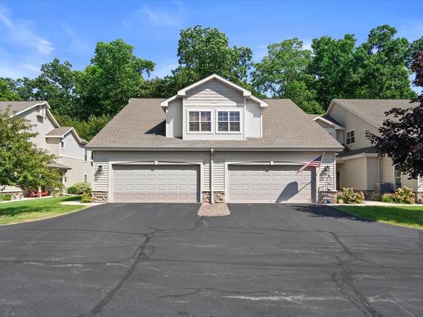 572 Cedar Bluffs Way, Slinger, WI 53086