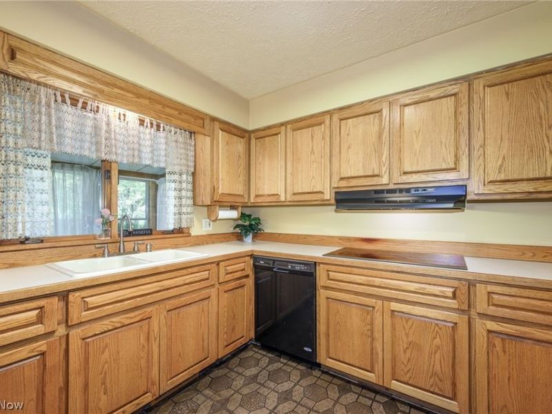 1739 Congress Lake Road, Mogadore, OH 44260 Photo 6