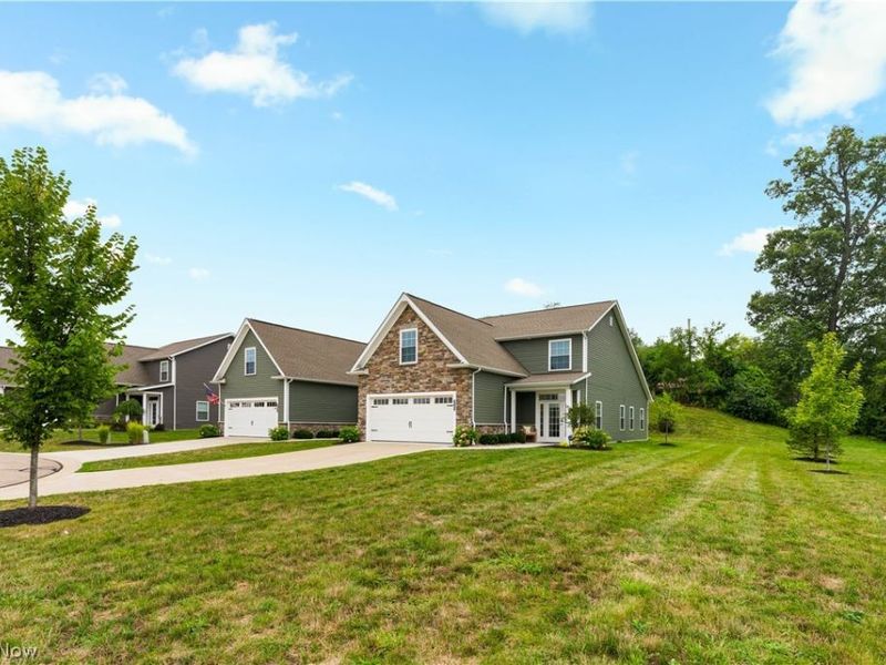 3563 Red Tail Circle NW, Canton, OH 44708 Photo 2