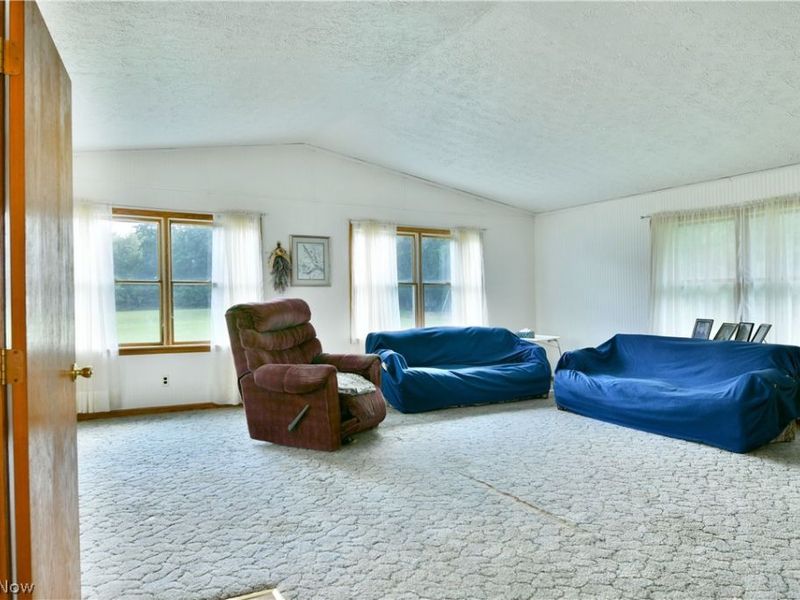 17285 Mock Road, Berlin Center, OH 44401 Photo 9