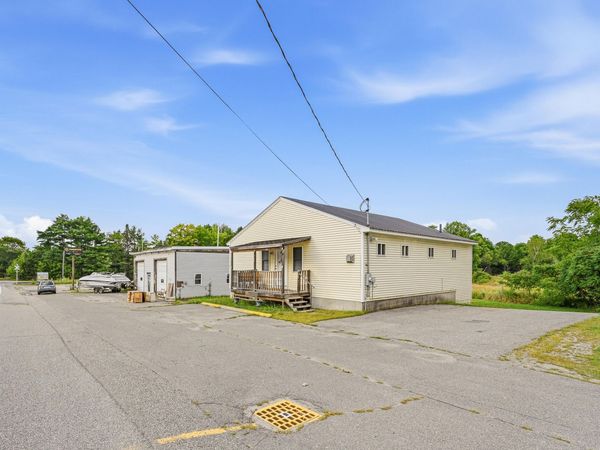 765 Main Street , Readfield, ME 04355
