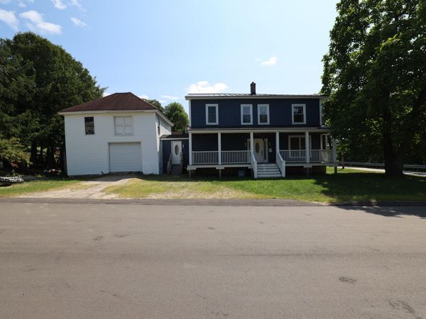 4 Pearl Street , Mexico, ME 04257