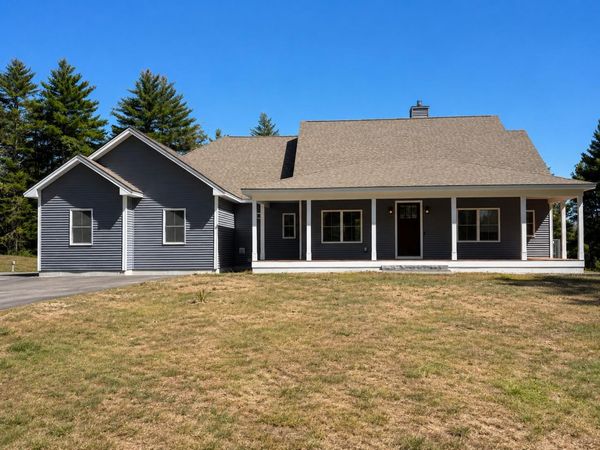 21 Mighty Street , Gorham, ME 04038